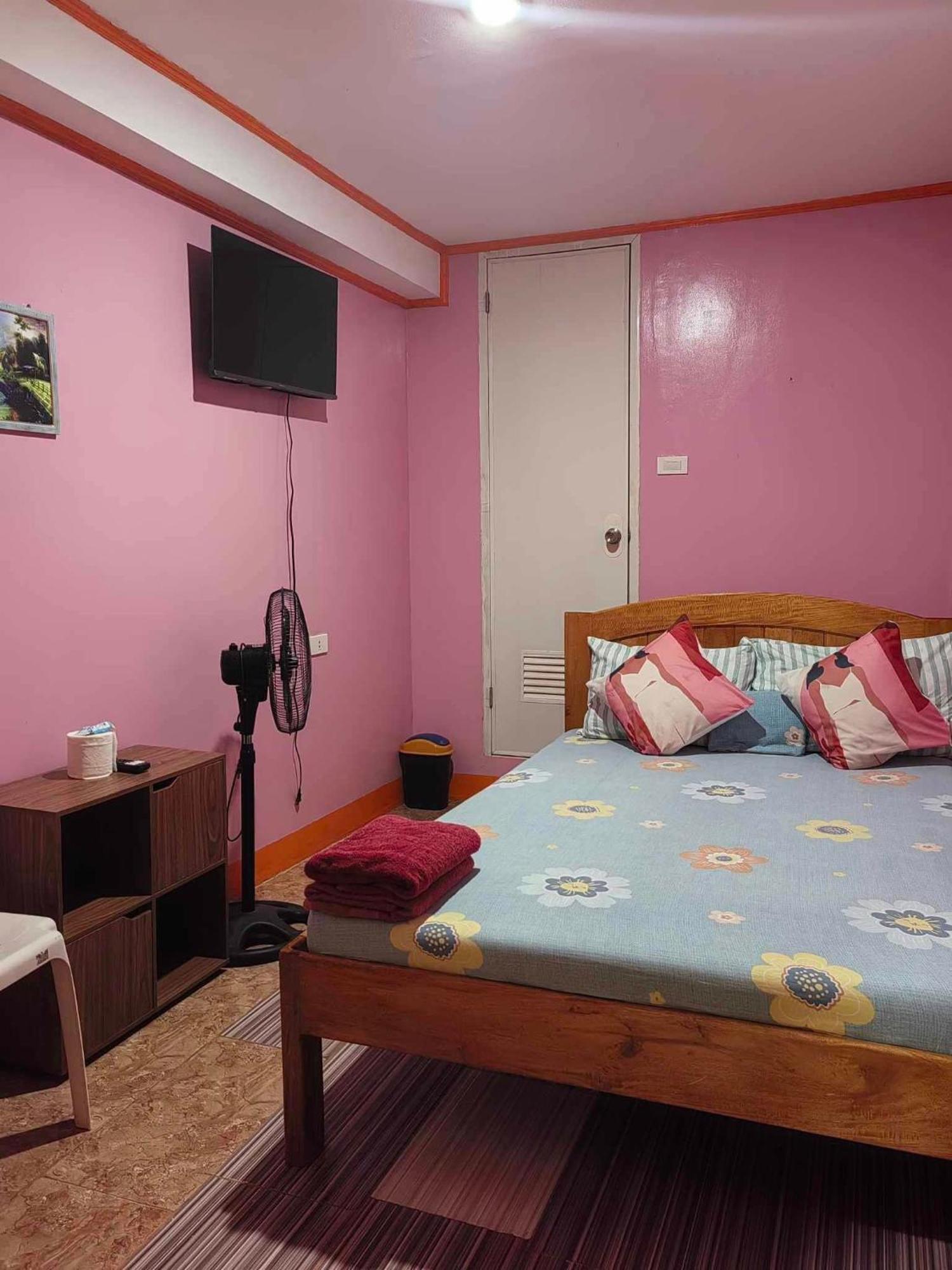 J&J Tourist Inn Bohol Exteriör bild